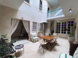 Luxurious 5-bedroom Apartment in Marrakesh With Full Accessibility
