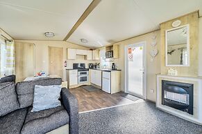 Sleeps 8 - Communal Spa Access - Parking
