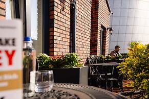 Zoe Hotel