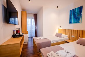 Zoe Hotel