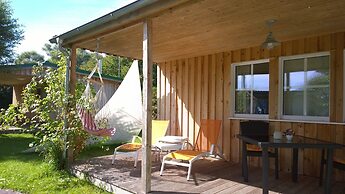 Ferienhaus mit Kamin am Achterwasser in Lutow
