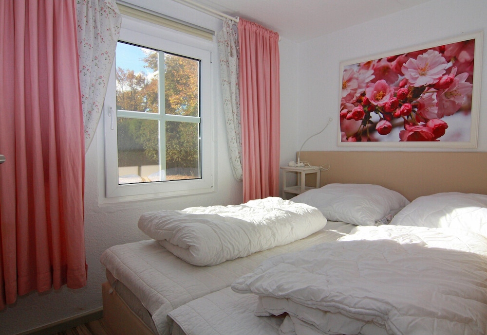 Ferienhaus mit Kamin am Achterwasser in Lutow