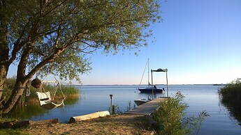 Ferienhaus mit Kamin am Achterwasser in Lutow
