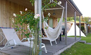 Ferienhaus mit Kamin am Achterwasser in Lutow