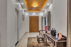 Alaya Stays Ratikara Ullaas 2BHK Pool