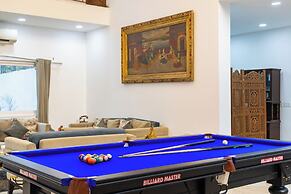 Alaya Stays Ratikara Ullaas 2BHK Pool