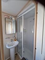 Caravan Sleeps 6 - Sea Views, Parking, Pets