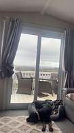 Caravan Sleeps 6 - Sea Views, Parking, Pets
