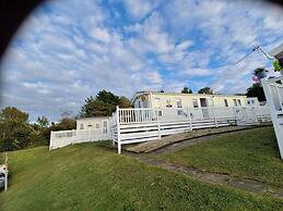 Caravan Sleeps 6 - Sea Views, Parking, Pets