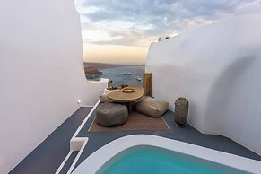 Pura Vida Cave House