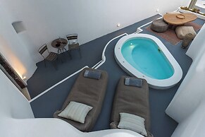Pura Vida Cave House
