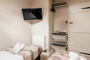 Gorgeous 2 Bedroom Home in Cirencester