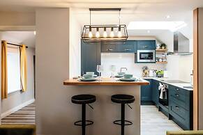 Gorgeous 2 Bedroom Home in Cirencester