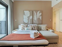 Creek Beach 1BR in RoseWater 3
