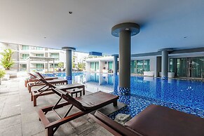 Majestic 2BR with garden view in Regent