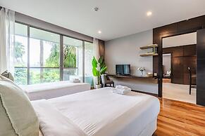 Majestic 2BR with garden view in Regent