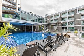 Majestic 2BR with garden view in Regent