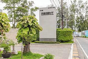 Majestic 2BR with garden view in Regent