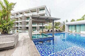 Majestic 2BR with garden view in Regent