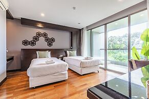 Majestic 2BR with garden view in Regent
