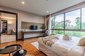 Majestic 2BR with garden view in Regent