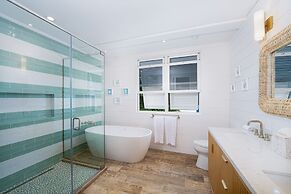 Sea Breeze House 5 Bedroom Villa