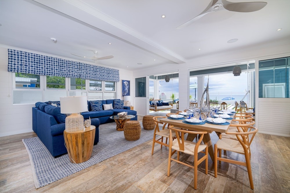 Sea Breeze House 5 Bedroom Villa