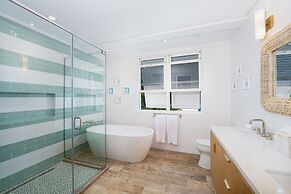 Sea Breeze House 4 Bedroom Villa
