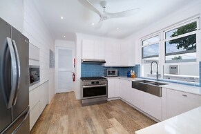 Sea Breeze House 4 Bedroom Villa