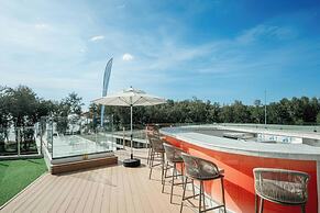 Coastal 1 bd apartment near the sea