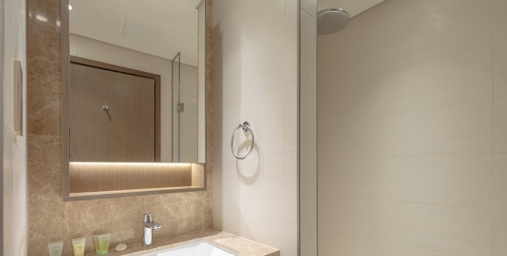 LUX  The Grand Bleu Suite 2