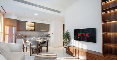 LUX  The Grand Bleu Suite 2