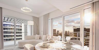 LUX  The Grand Bleu Suite 2