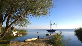 Ferienhaus mit Kamin am Achterwasser in Lutow