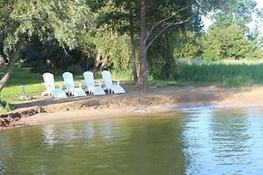 Ferienhaus mit Kamin am Achterwasser in Lutow