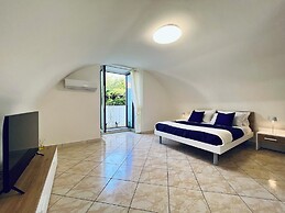 YourHome - Grecale Apartment