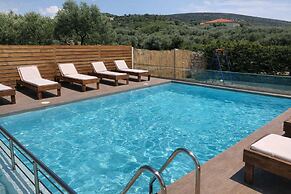 Studios River - Potos Poolside Nest w/ Garden View