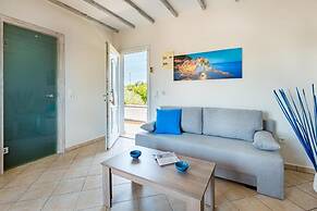 Studios River - Potos Poolside Nest w/ Garden View