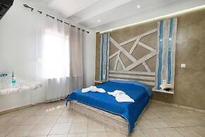 Studios River - Potos Poolside Nest w/ Garden View