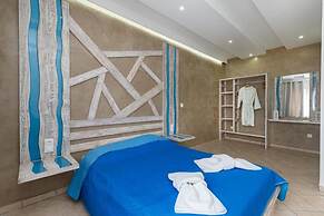 Studios River - Potos Poolside Apartment With View