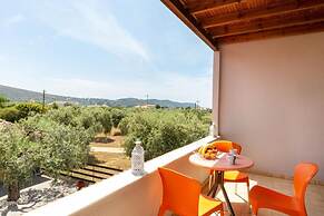 Studios River - Potos Poolside Apartment With View