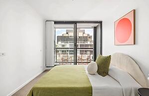 Hotel and Suites Eaton Center