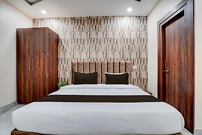 Deluxe Room Neelam Inn