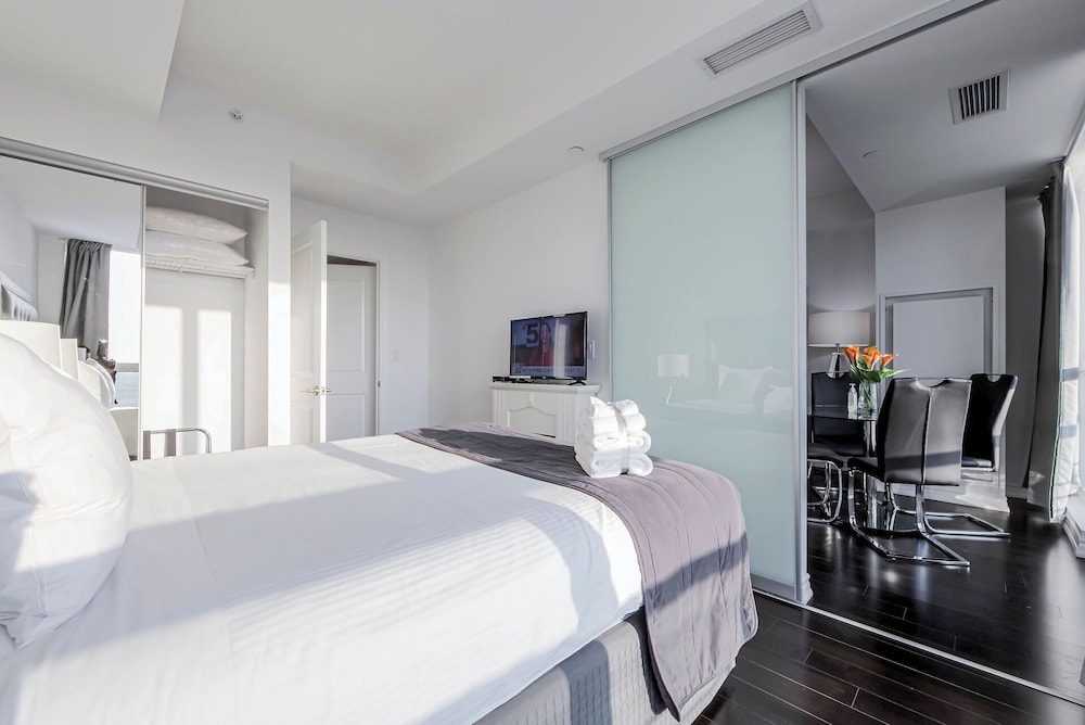 Canada Maple Hotel and Suites