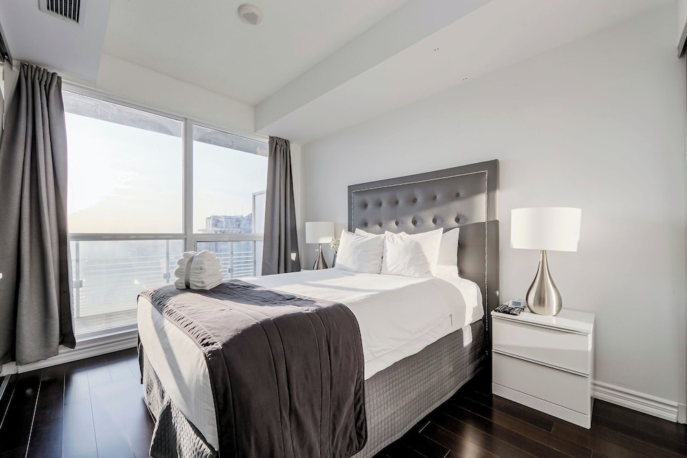 Canada Maple Hotel and Suites