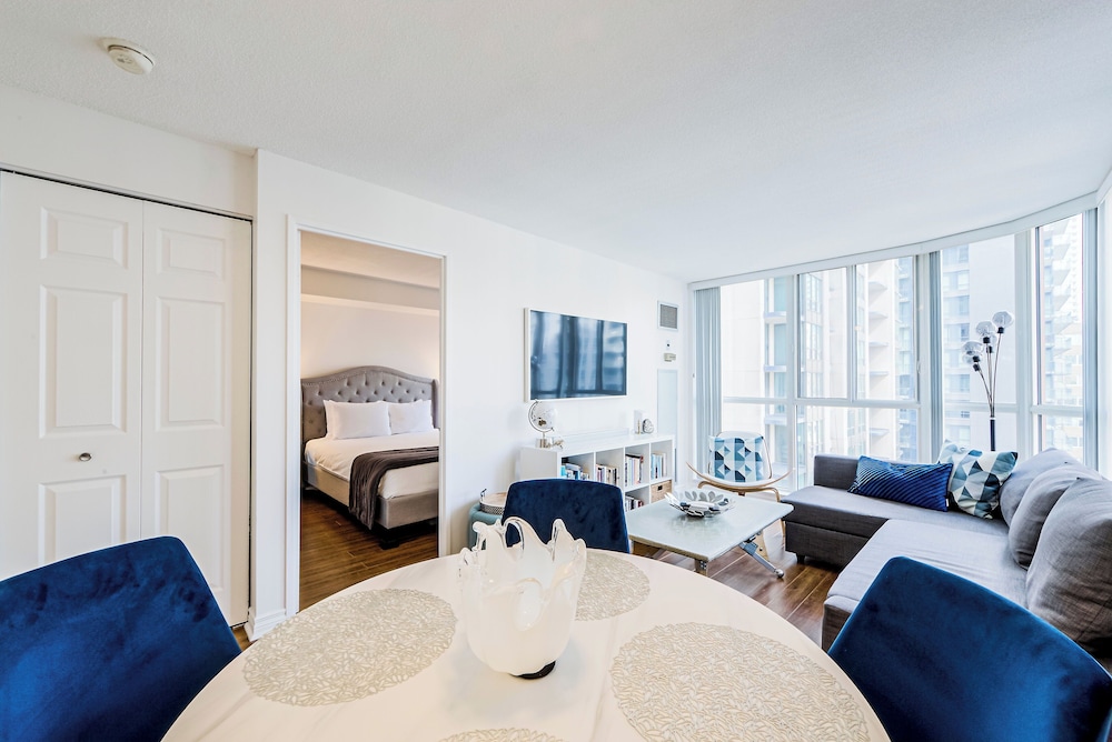 Canada Maple Hotel and Suites