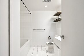 Downtown Toronto Hotel and Suites