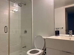 Downtown Toronto Hotel and Suites