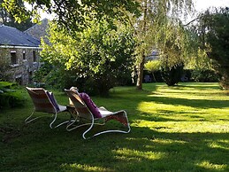 Charming Garden Holiday Home for 6