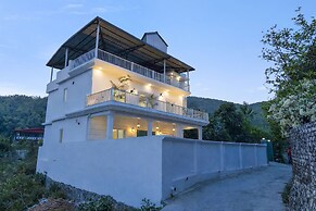 ELIVAAS Kimadi House 4 BHK With Pool